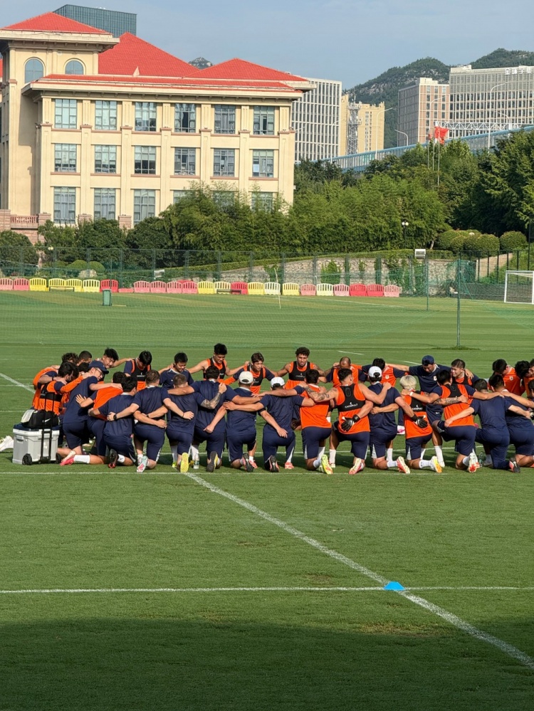 泰山赛前训练23人参加,王大雷陈泽仕王彤缺阵李源一复出 泰山赛前训练23人参加,王大雷陈泽仕王彤缺阵李源一复出