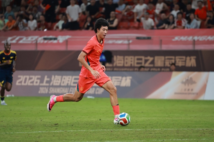 17岁高中生赵松源入选国足,董路:十年内不会再有类似球员 17岁高中生赵松源入选国足,董路:十年内不会再有类似球员